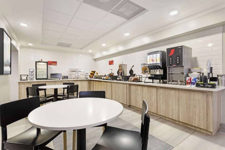 Breakfast area