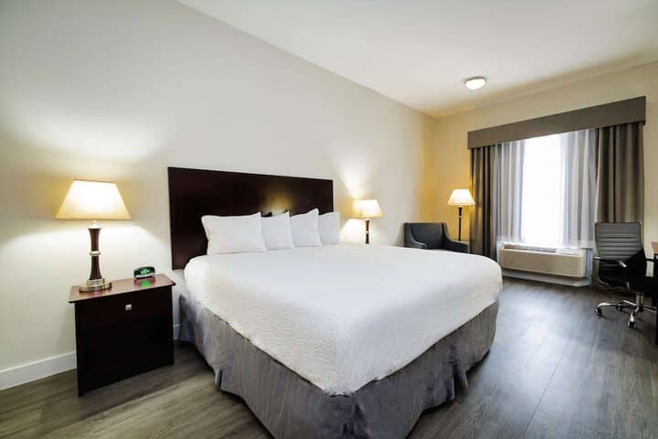 Room 7 of 25